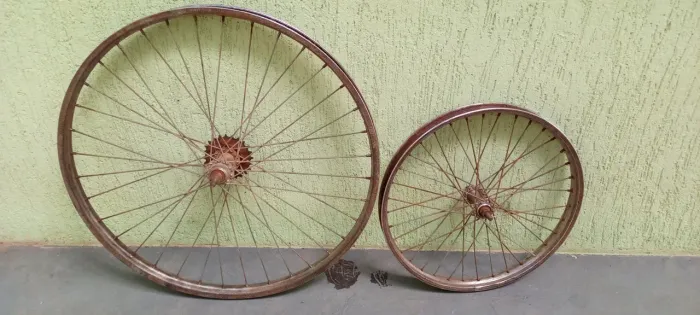 PAR DE RODAS PRA BICICLETA CARGUEIRA. FAÇO ENTREGA.