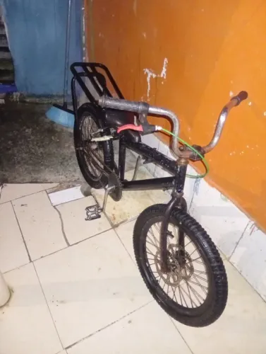 Bike aro 20 montadinha bh preço 250 em perfeito frente