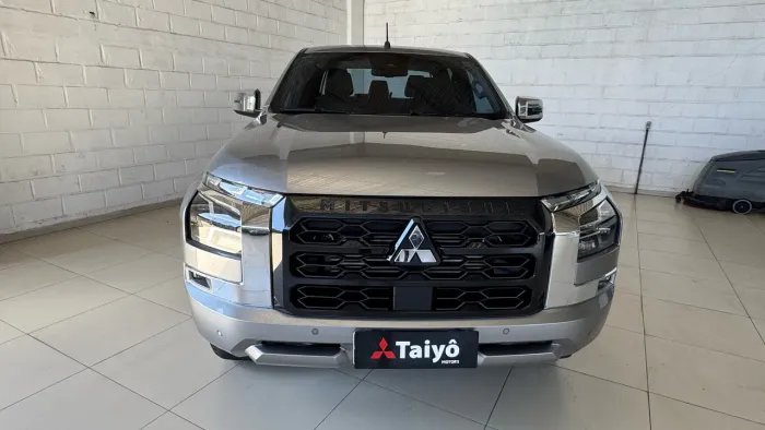 Mitsubishi TRITON HPE-S 2.4 CD 4X4 TB Diesel Aut. 2026