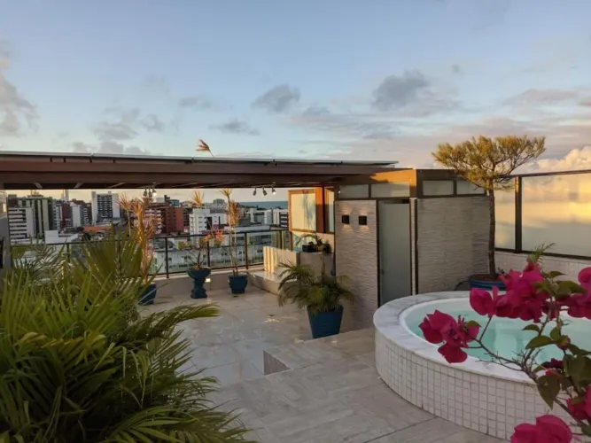 Cobertura com 3 dormitórios à venda, 122 m² por R$ 1.080.000,00 - Cabo Branco - João Pesso