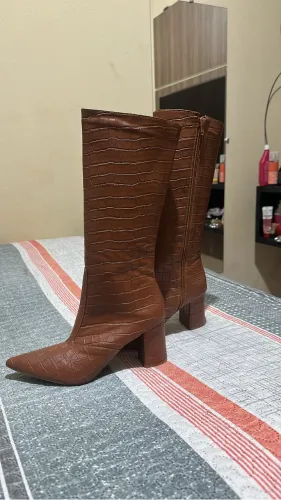 Bota nova nunca usada