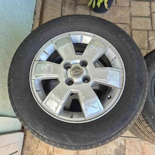 4 rodas c/ pneu 195/65 aro 15