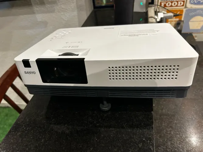 Projetor HD Sanyo