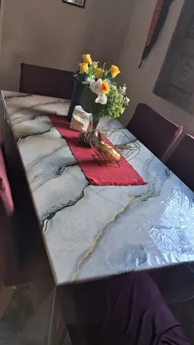 Mesa com 6 cadeiras 