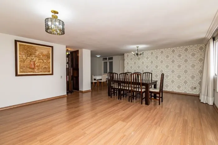 Apartamento de 3 quartos, ideal para retrofit