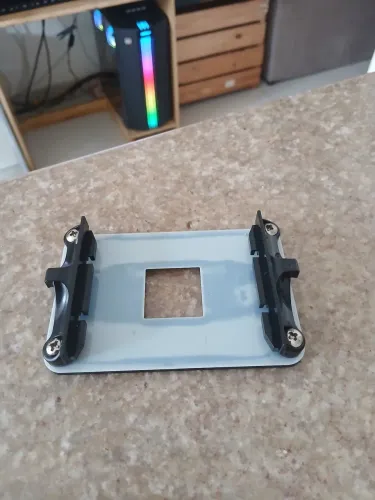 BACKPLATE E SUPORTE PARA CPU COOLERS PARA PLACA MÃE SOCKET AM4 / RYZEN.