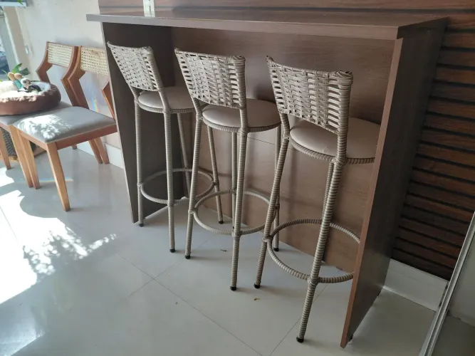 Vendo Bancada com 3 banquetas
