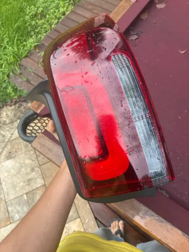 Par de Lanterna traseira do Citroën C4 cactos nem um dia de uso nova ?