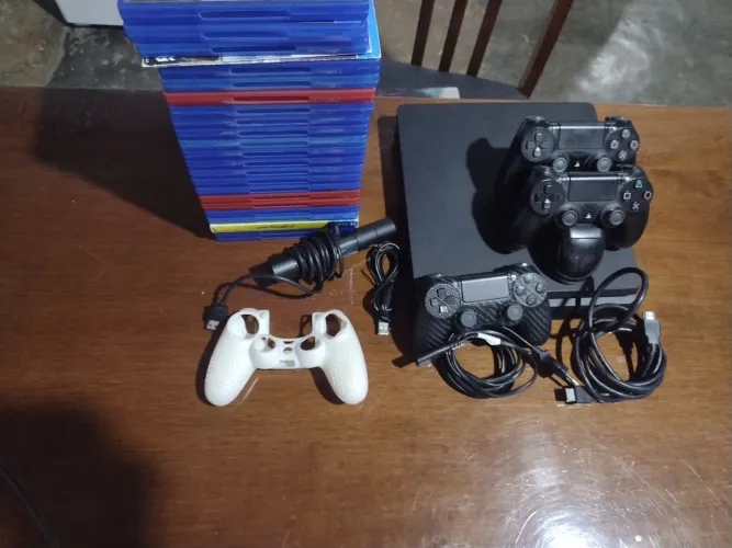 Playstation 4 com defeito " não liga " mais com brindes ótimos 