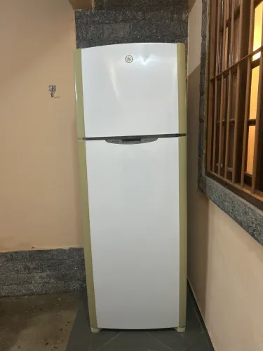 Geladeira GE 450 litros Frost Free