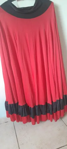VENDE-SE SAIA RODADA E SAPATO PRETO PARA DANÇA FLAMENCA 