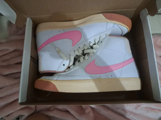 Tenis Nike Blazer Mid '77 White Pink Spell