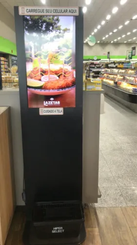 Totem para anúncio