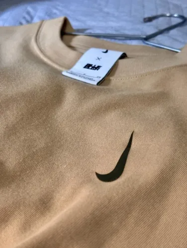 Camiseta Billie Eilish x Nike NRG Fleece