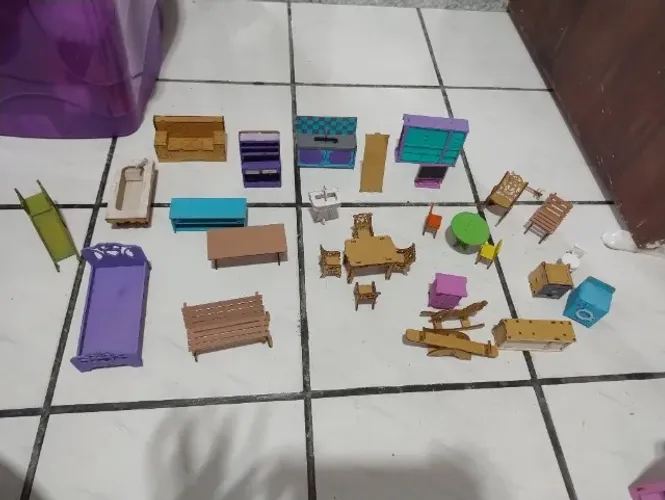 Casinha de MDF + móveis