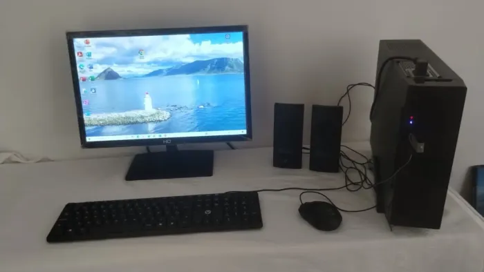 PC Intel I5, 8GB, SSD 480GB, Windows 10 c/ monitor 19",