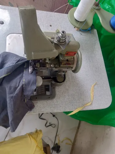 Máquina de costura overloque
