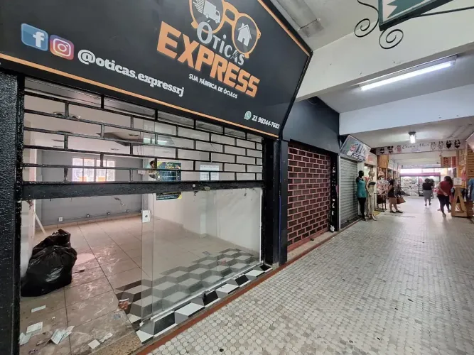 Ponto comercial raro: corredor de entrada do Mercado Municipal, com mais espaço e fachada 