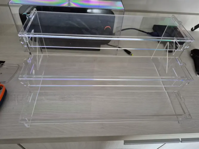 2 arquibancadas em acrílico