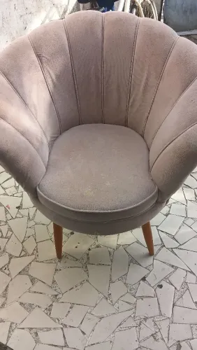 Poltrona pétala girassol veluda