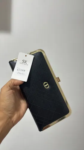 Bolsa nova na etiqueta 