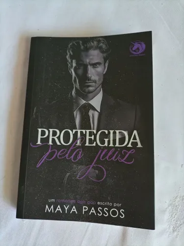 25 CADA..LIVROS LIDOS UMA VEZ..TODOS TEM HOTS.E ILUSTRAS.