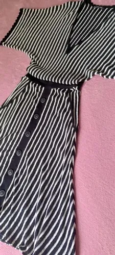 Vestido MIDI de tricô elegante 