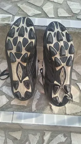 Chuteira umbro110,00