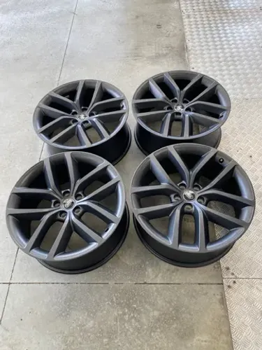 Rodas Range Rover 2024 Original Grafite 5x120 - 22x9,5 