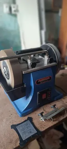 Afiadora p/ Facas, Formões e Plainas Manrod MR-6