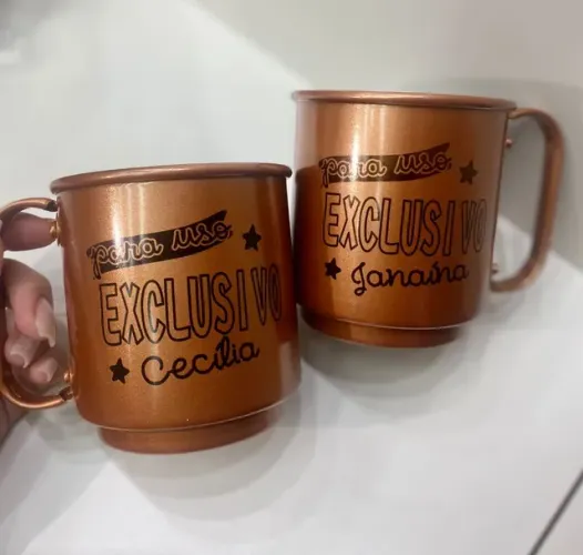 Caneca de alumínio personalizada