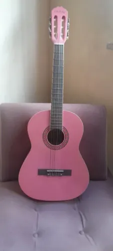 Violão na cor rosa ( class guitar)