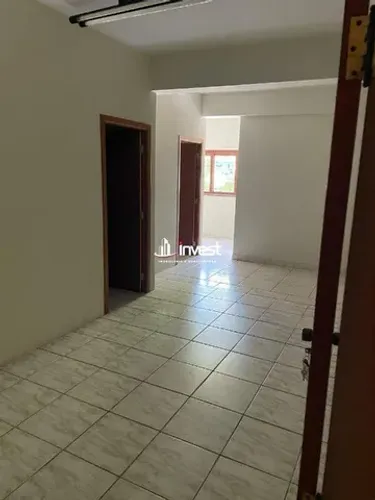 Sala comercial localizada no bairro São Benedito! ÓTIMA LOCALIZAÇAO !