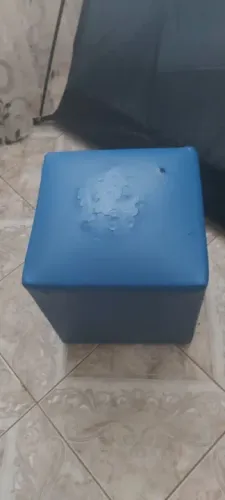 3 Pufs usados.