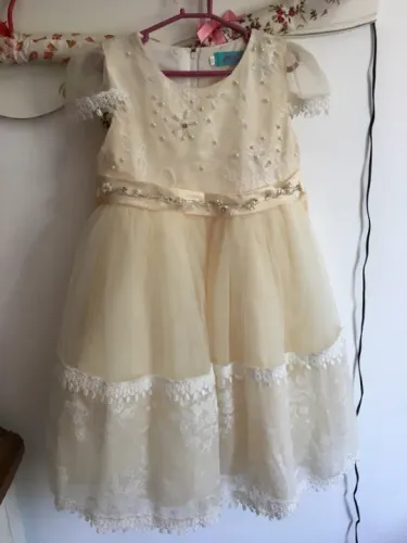 Vestido dama de honra/ Daminha/ noivinha 3-4anos