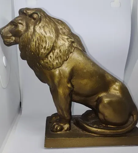 Estátua leão em resina