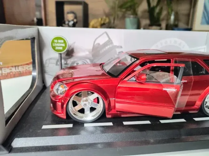 Miniatura Dodge Magnum R/t 2006 Die Cast Collection 1.18