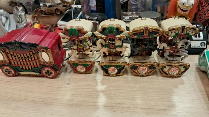 Conjunto Musical Carrossel de Natal do Sr. Christmas com Caixa  funcionando perfeitamente 