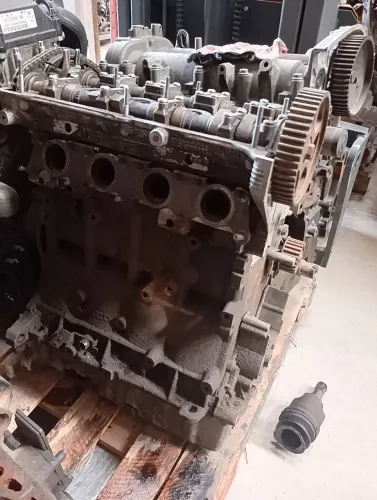 Motor Audi A3 1.8 aspirada para peças 