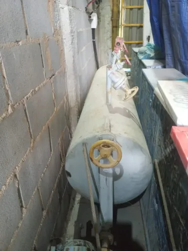 RECIPIENTE LIQUIDO PARA REFRIGERAÇÃO 500 L, COM REGISTROS/CILINDRO DE GAS, FREON OU AMONIA