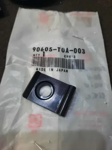 Grampo em U do forro do paralama Honda 90605T0A003