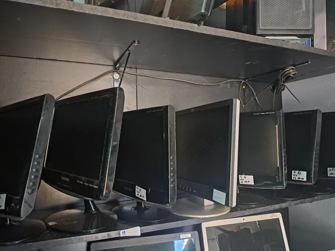 Monitor  de diversos tamanho  e preço 