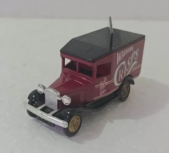 Lledo Days Gone - Ford Model A Van (Walker Crisps)