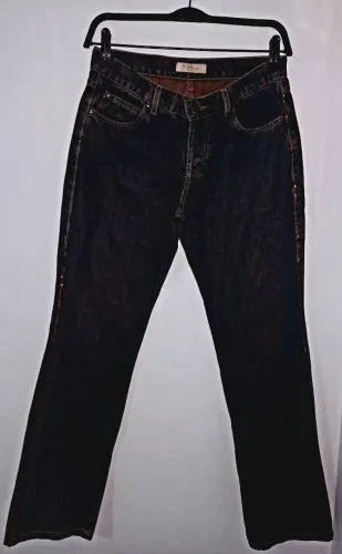 Calça Jeans Feminina com Detalhes