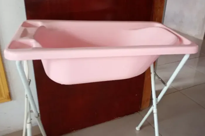 Vendo Banheira com suporte *