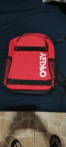 Mochila Oakley vermelha (nunca usada) !ORIGINAL!