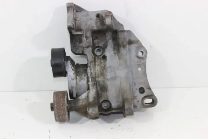 Suporte Alternador Peugeot 206  *0 Detalhe