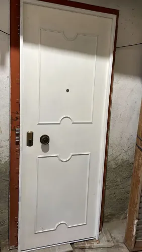 Porta Blindada com 3 Trancas - Segurança e Estilo para Sua Casa-aceito proposta, Parcelo