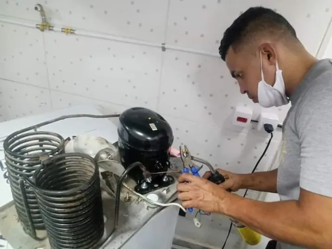 Consertos em geladeiras freezer Expositoras câmaras frigoríficas em geral 