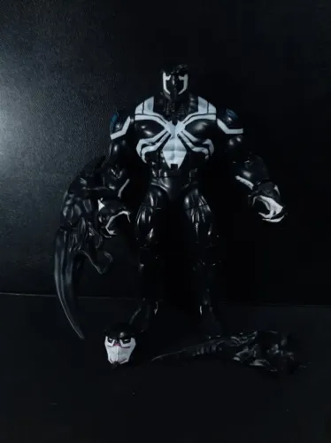 Venom Space Knight (versão 2 pack) - Marvel Legends